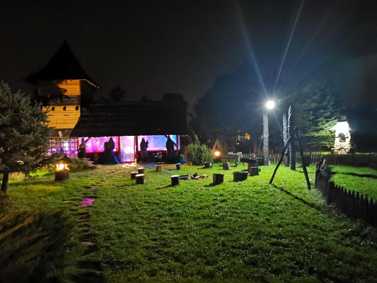 Grod Pedzikow Hotell Chęciny Exteriör bild